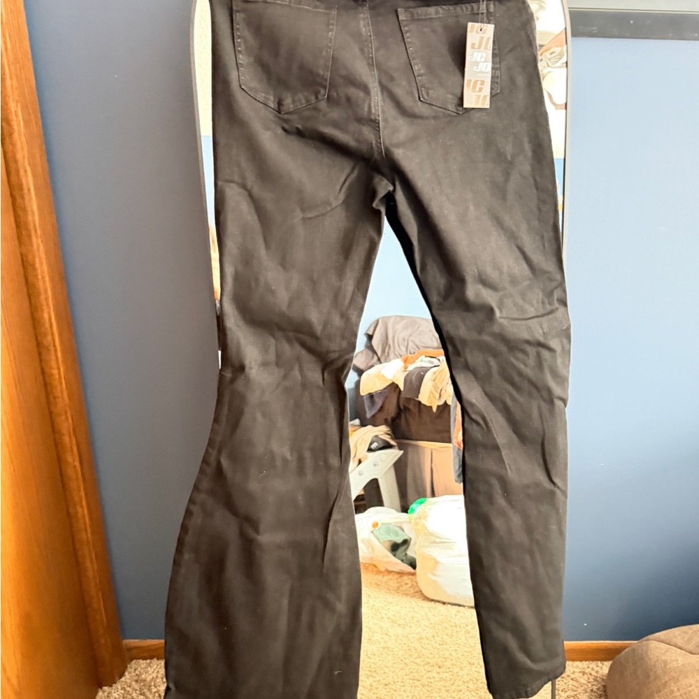Elegant Black Flare Jeans